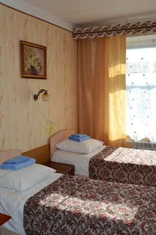 Гостиница Беломорье Кандалакша Стандартный двухместный номер с 2 отдельными кроватями-6